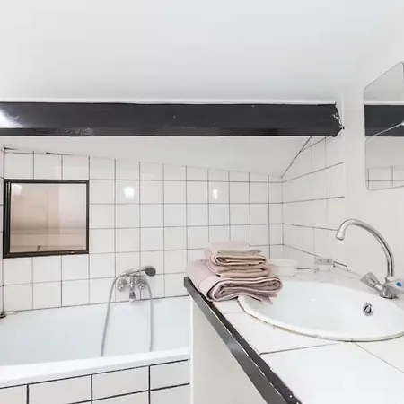 Votre Entre Belleville Et Canal Habitación en casa particular